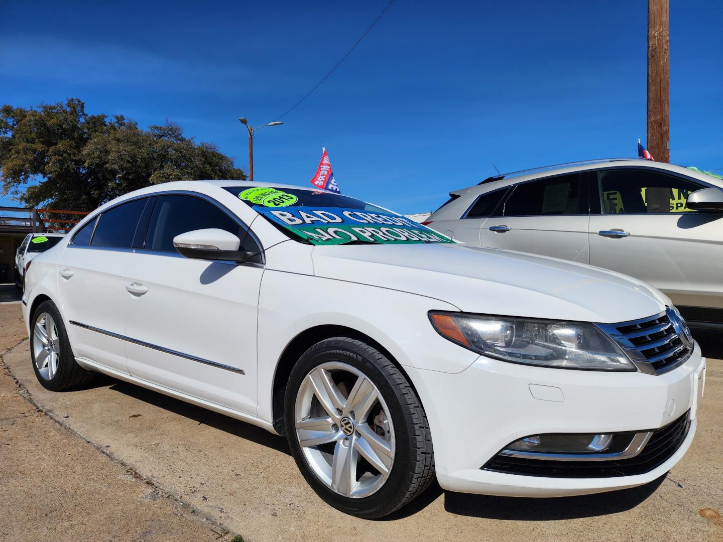 2013 WHITE Volkswagen CC Sport w/Lighting Package (WVWBN7AN9DE) with an 2.0L L4 DOHC 16V TURBO engine, 6-Speed Automatic transmission, located at 2660 S.Garland Avenue, Garland, TX, 75041, (469) 298-3118, 32.885551, -96.655602 - Photo#1